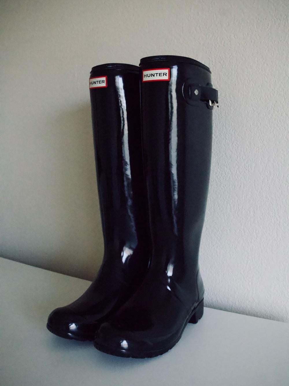 Hunter Women's Glossy Black Tall Rain Boots with Side Buckle Women Size 8